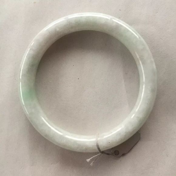 n901) bright white w/EMERALD GREEN BLOOM jadite